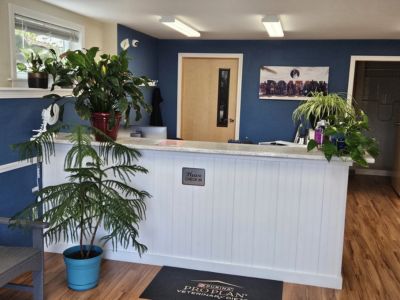 Brewer Veterinary Clinic Reception desk Brewer Veterinary Clinic Reception desk